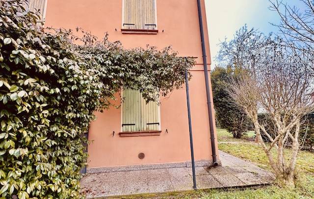 VILLA SINGOLA  A SAN MARTINO SPINO - MIRANDOLA