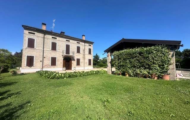SAN POSSIDONIO - VILLA STORICA DI CAMPAGNA IN VENDITA